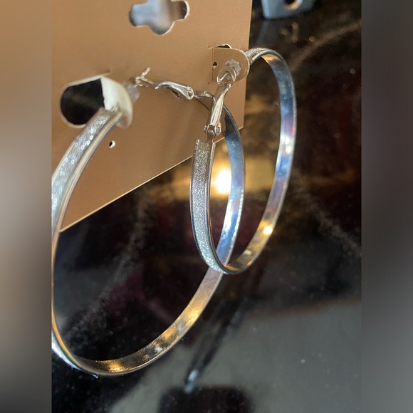 Carole Hoop Earrings NWT - Picture 3 of 5